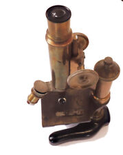 Microscopio biologico in