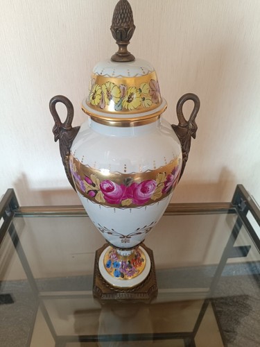 Limoges vase with - , lid