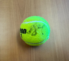 Pallina da tennis firmata