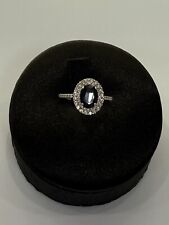 Anello Donna Oro Bianco 18 kt  Con Pietra Zaffiro Ct 2,5 Circondato Da Zirconi