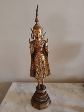 Statua Budda in piedi