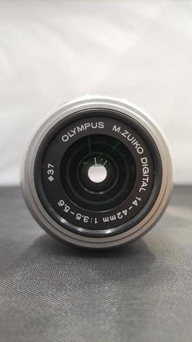 Obiettivo mirrorless modello