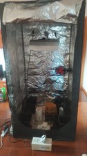 kit grow box 80x80x180  della hydroshoot, con attrezzatura per luce aria umidità