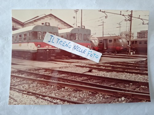 Fotografia deposito locomotive - fotografia,