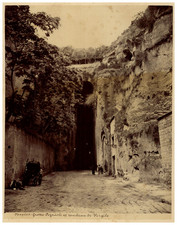 Michele Amodio, Italia, Napoli, Tomba di Virgilio vintage albumen print Tirage