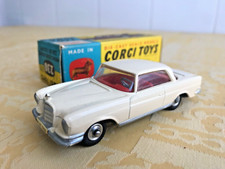 Mercedes-Benz 220SE Coupé. Corgi Toys #230
