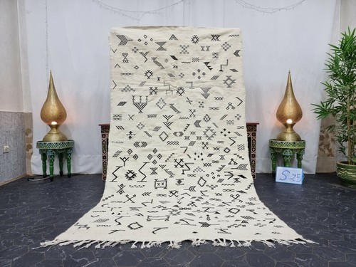 Tappeto marocchino fatto - , a