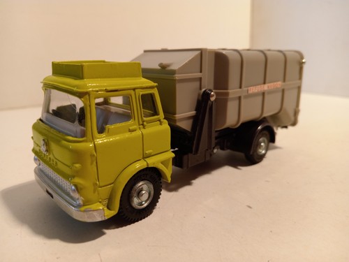 Dinky toys 978 bedford - toys,