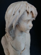 scultura femminile in bisquit firmata Nico Venzo