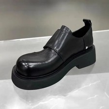 Scarpe uomo pigro testa grande