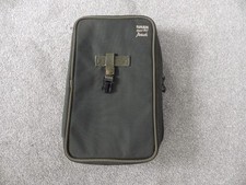 Nash Buzz Bar Pouch per Carpa