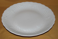 Plat rond en porcelaine