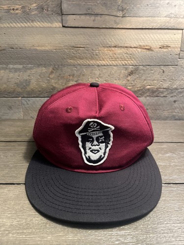 Cappello snapback regolabile
