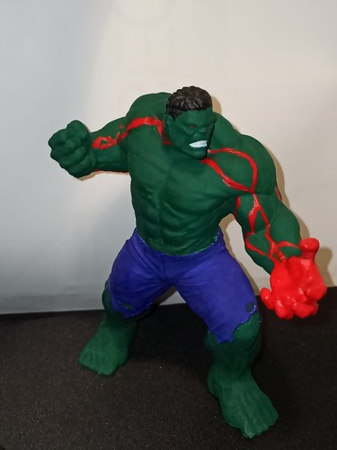 Hulk action figure dipinto - action, a