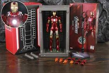 action figure Marvel IRON MAN