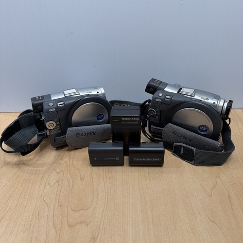 Due videocamere vintage sony - due,