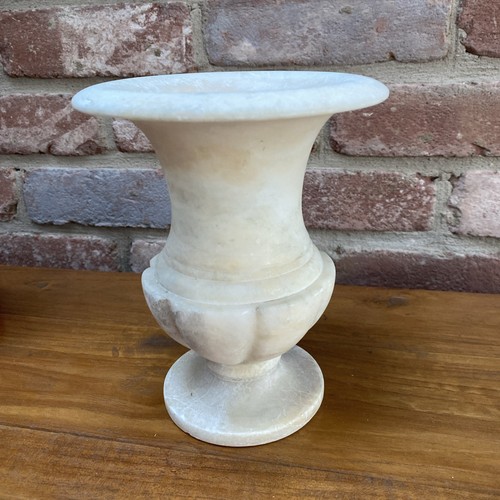 Alabaster medice vase - 6,