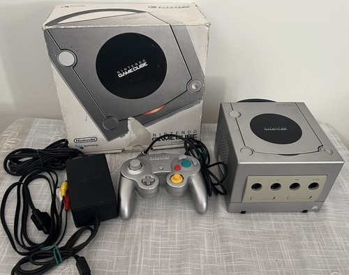 Nintendo gamecube dol 001 - nintendo,
