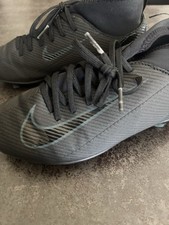 Bellissime Scarpe Da  calcetto  Nike bambino In Ottime Condizioni