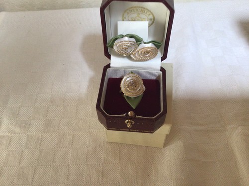 Anello orecchini con scatola - e,