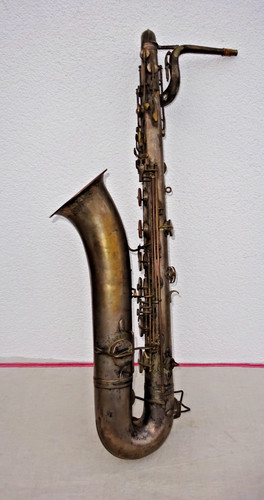 Vecchio sassofono baritono