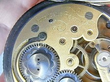 AUTOMOBILE REGULATEUR DEPOSE
