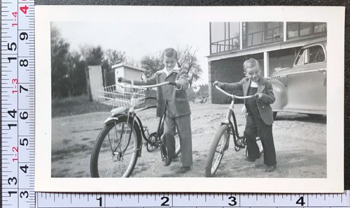 Due bambini bici - , da