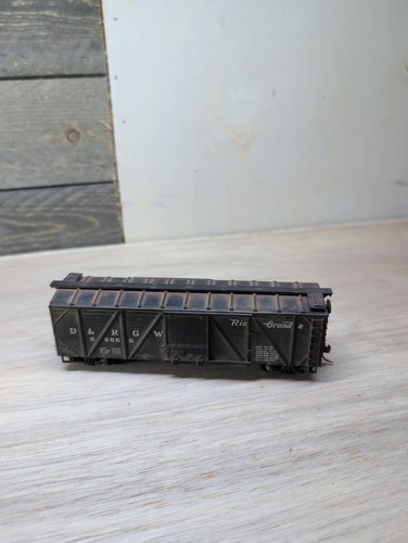 Automobile doppia porta - , scala