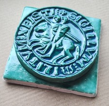 Piastrella Ceramica  Bassorilievo Sigillo Templare 10x10cm.