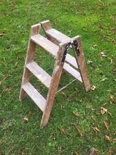 vecchia scala in legno scala a