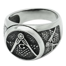 Massiccio anello con - anello,