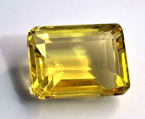 Topazio colore giallo taglio - giallo,