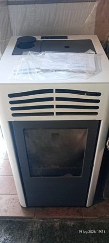Stufa pellet usata - a,