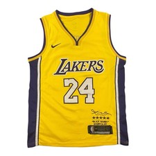 Los Angeles Lakers taglia 44