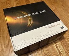 Native Instruments TRAKTOR SCRATCH PRO Audio8 DJ Complete w/Box 2x Control Vinyl