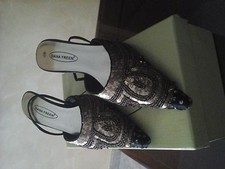 black and gold shoes size 38 