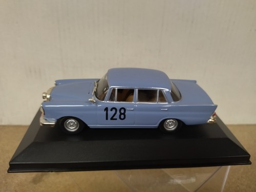 Mercedes benz w111 220 - w111,