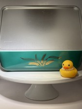 Pyrex Green Wheat Space Saver