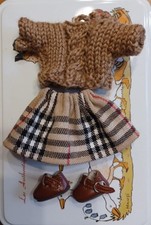 Maglioncino, gonna e scarpine