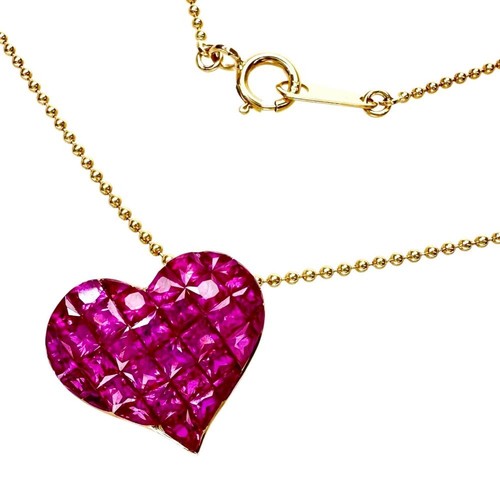 Collana motivo cuore rubino