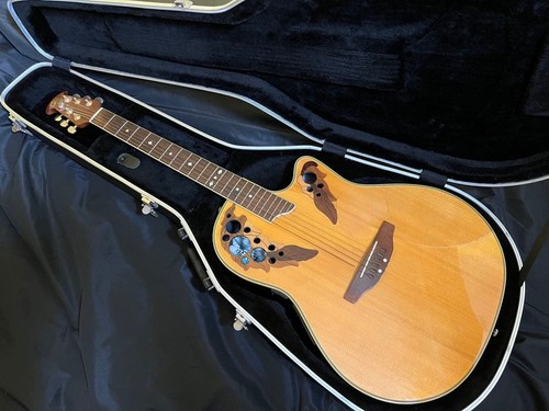 Chitarra acustica elettrica