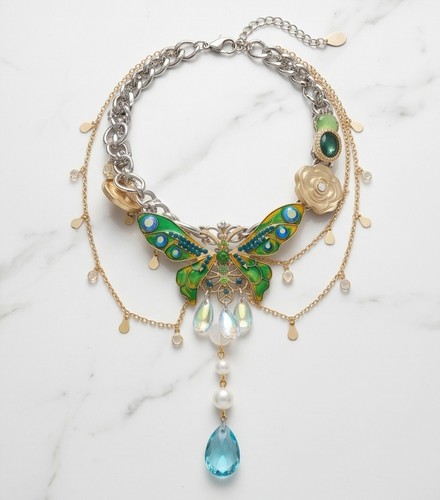 Collana elegante farfalla