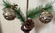 vecchie decorazioni natalizie - addobbi per albero di natale, 2 palline a forma di ornamento rose