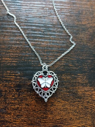 Collana con ciondolo farfalla