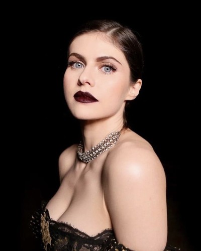 Foto sexy alexandra daddario - sexy,