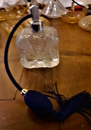 Bottiglia profumo molata