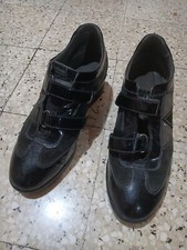 Scarpe da donna nere con strappo n.40 Melluso. Chiusura a strappo.