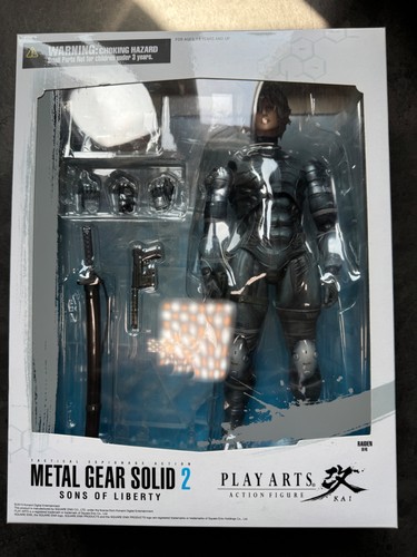 Metal gear raiden play arts - raiden,