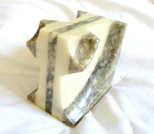 SCULTURA FERMALIBRI MARMO DESIGN INTERNOTREDICI BIMBI FERRARA GIOACCHINI ANNI 70