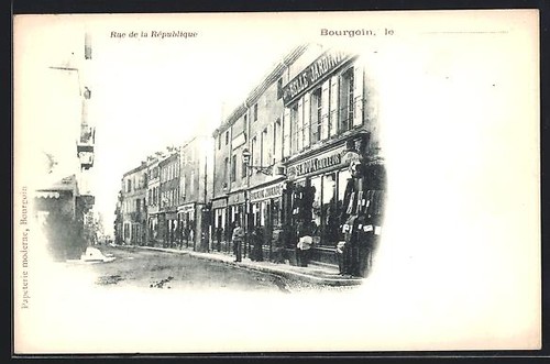 Cpa bourgoin rue la - bourgoin,,